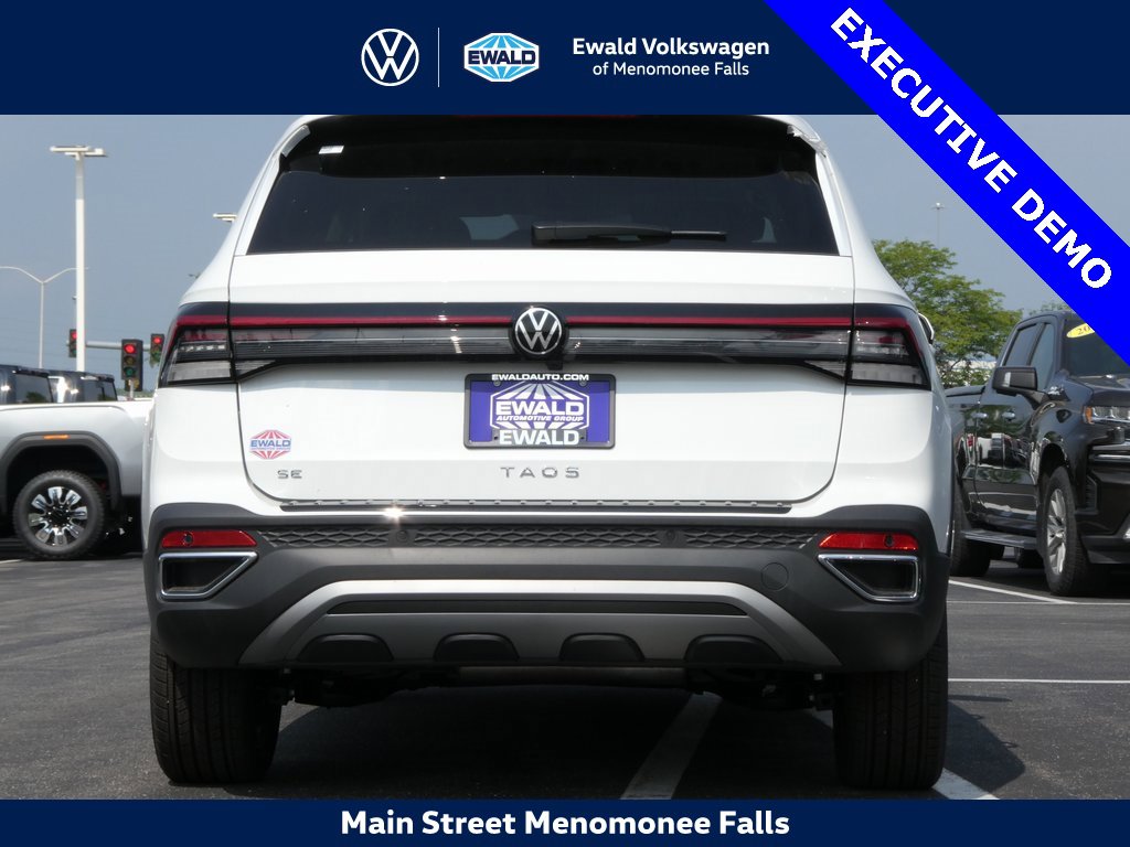 Used 2025 Volkswagen Taos SE image 23