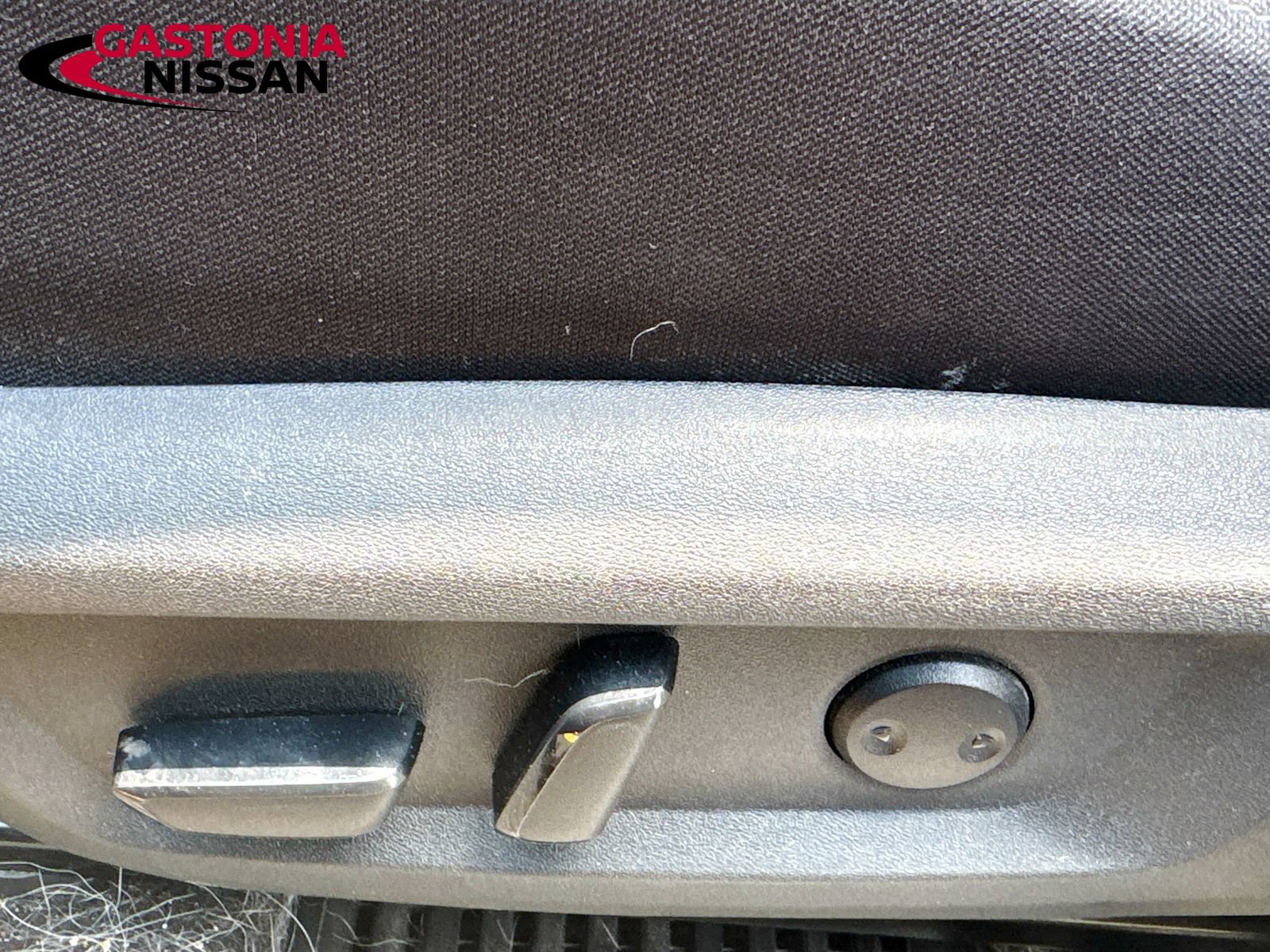 Used 2023 Nissan Rogue SV FWD image 25