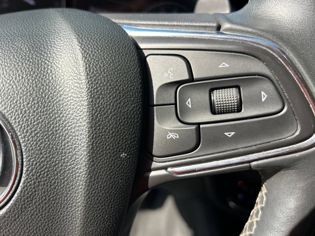 Used 2023 Buick Envision Essence FWD image 19