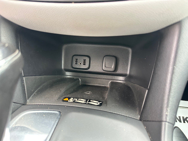 Used 2018 Chevrolet Equinox Premier FWD image 28