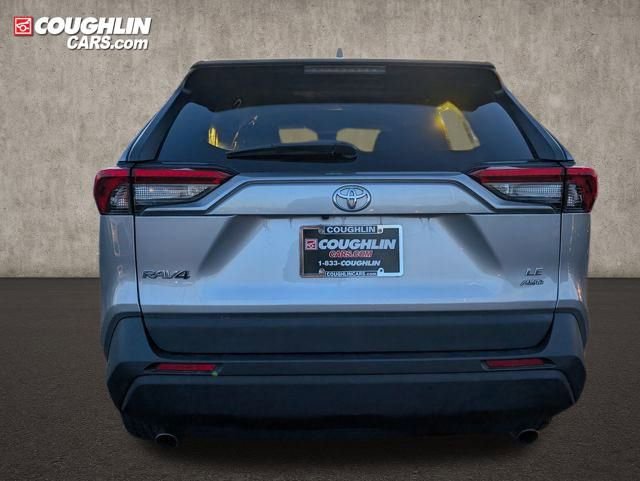 Used 2020 Toyota RAV4 LE image 6
