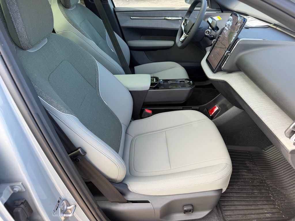New 2026 Volvo EX30 Cross Country Ultra w/ Protection Package Premier AWD/4WD image 9