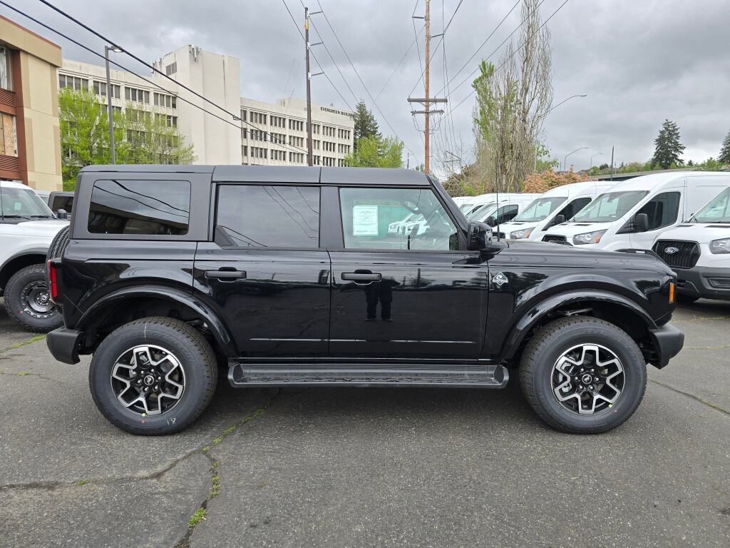 New 2026 Ford Bronco Outer Banks AWD/4WD image 4