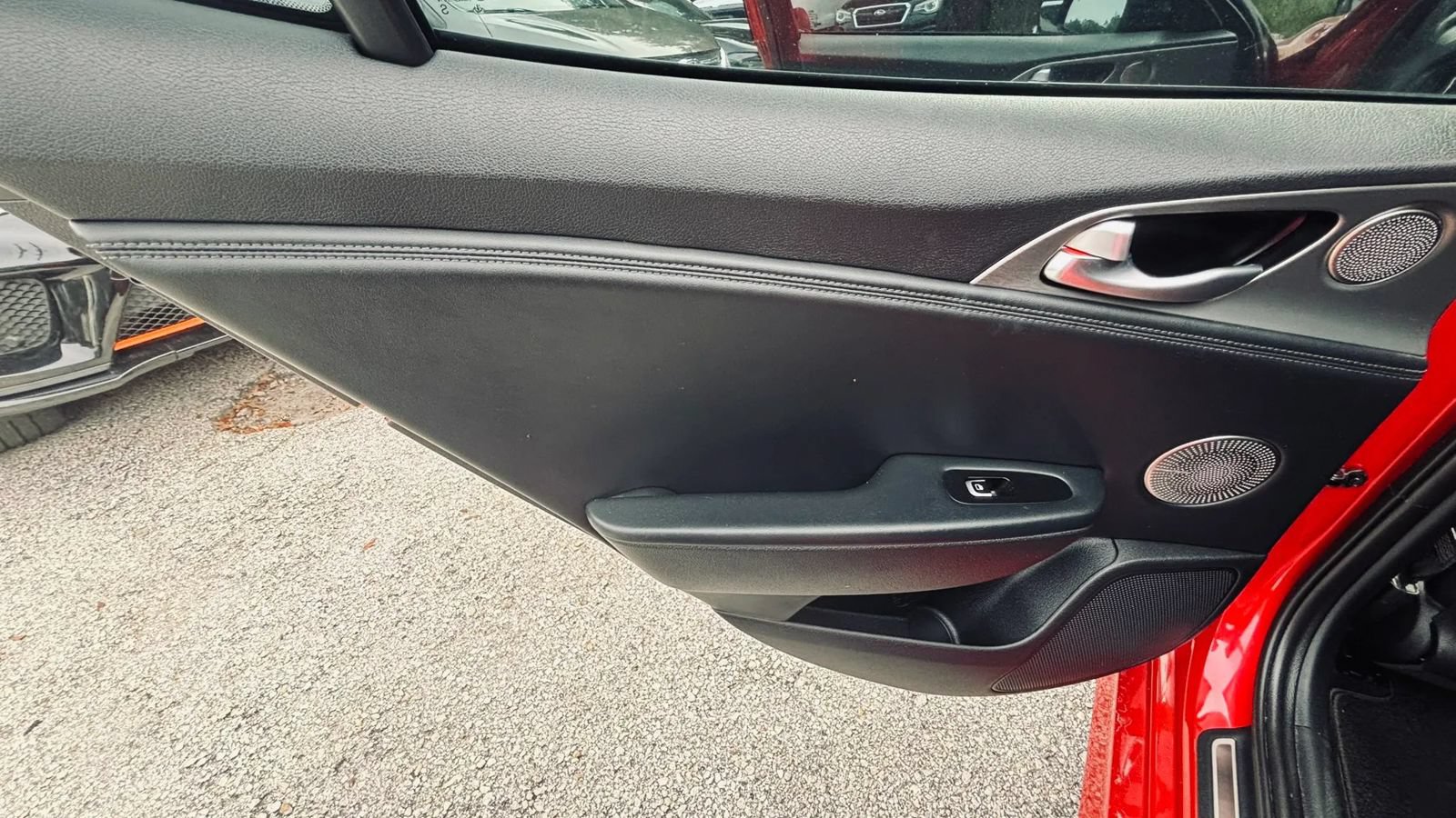 Used 2018 Kia Stinger GT2 AWD/4WD image 12