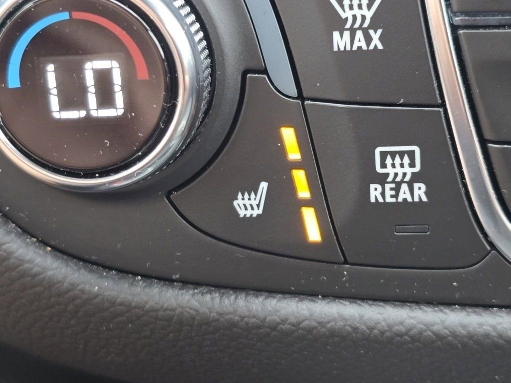 Used 2024 Chevrolet Equinox LT image 4