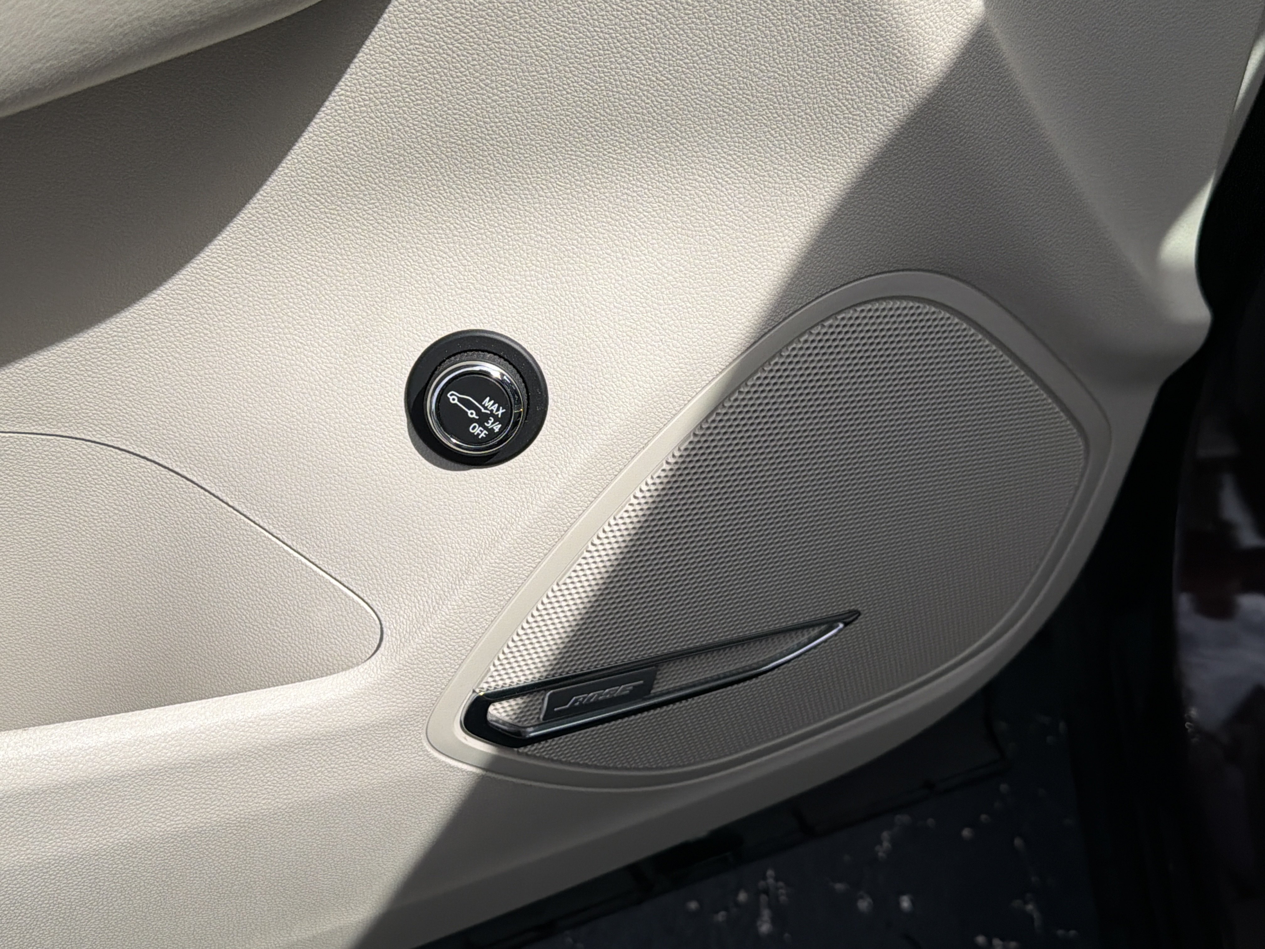 Used 2023 Buick Envision Avenir FWD image 23