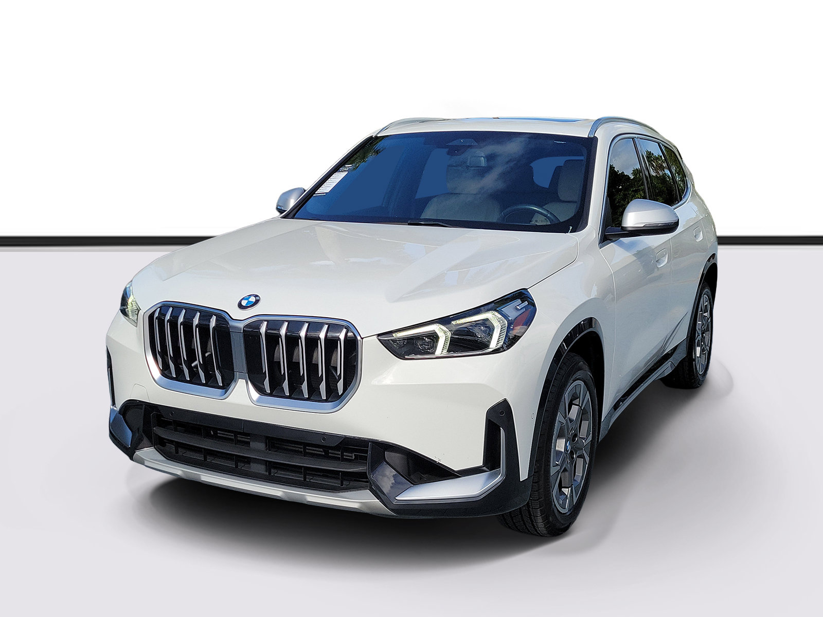 Used 2023 BMW X1 xDrive28i w/ Convenience Package AWD/4WD image 2