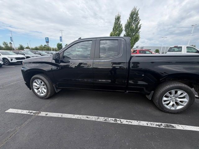 Used 2019 Chevrolet Silverado 1500 Custom w/ Custom Convenience Package AWD/4WD image 19