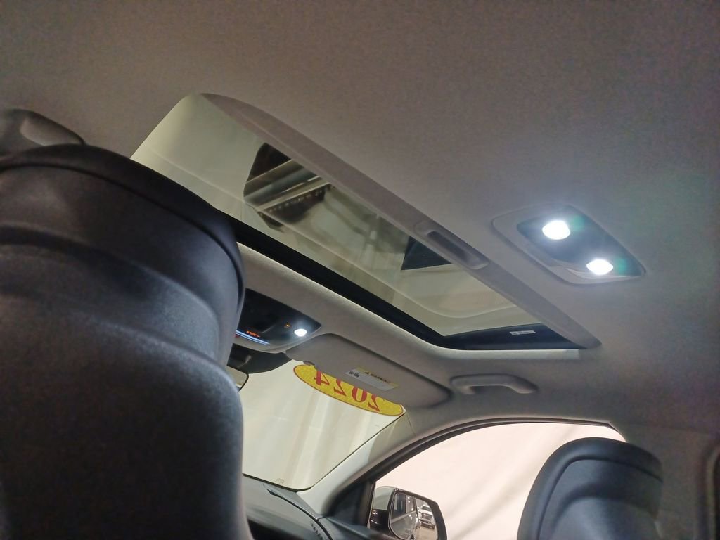 Used 2024 Kia Niro EX Touring image 16