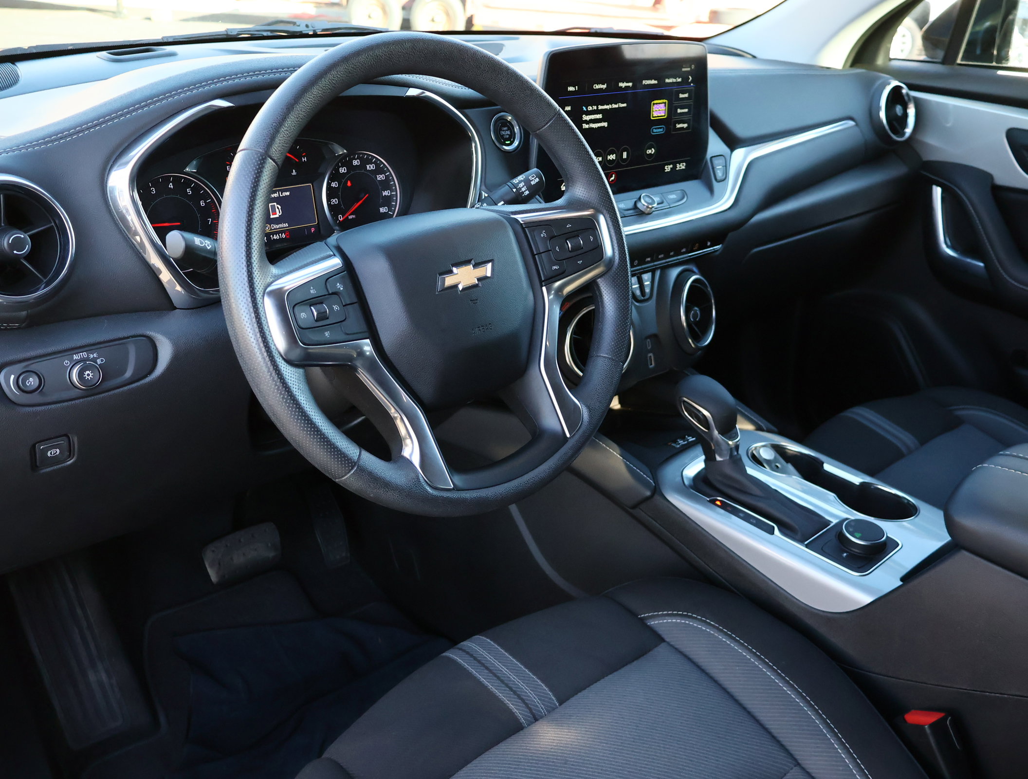 Certified 2024 Chevrolet Blazer LT w/ Convenience Package image 3