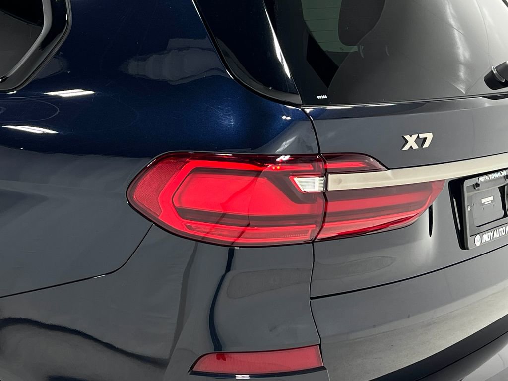 Used 2022 BMW X7 M50i w/ Cold Weather Package image 40