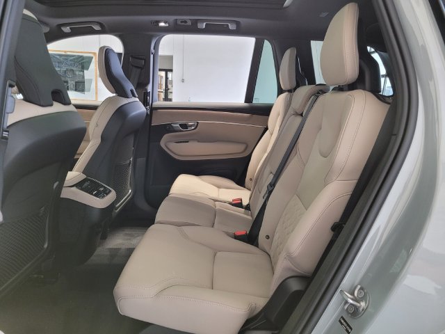 New 2026 Volvo XC90 B6 Plus w/ Protection Package Premier AWD/4WD image 12
