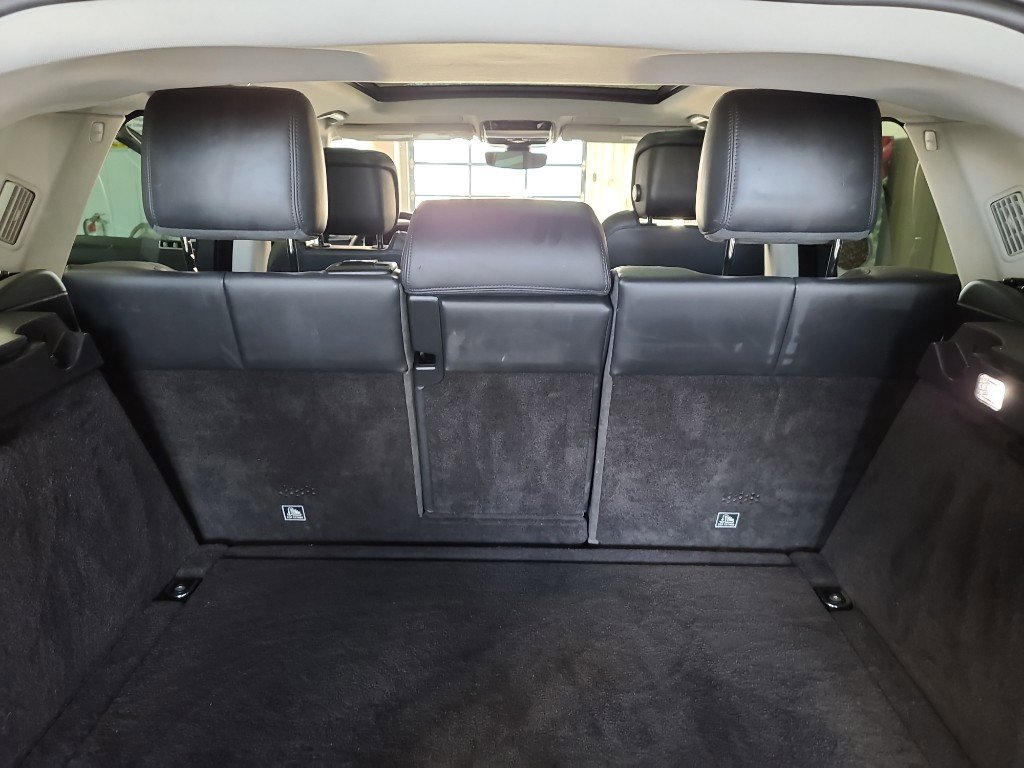 Used 2020 Land Rover Range Rover Sport HSE image 13