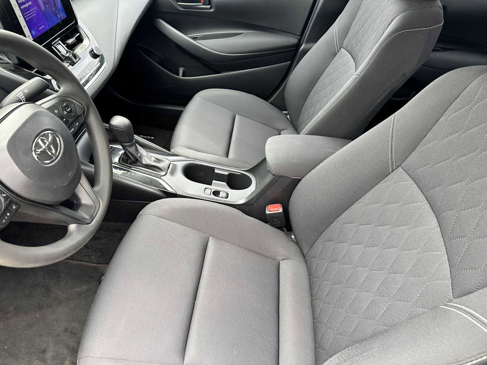 Used 2024 Toyota Corolla LE FWD image 8