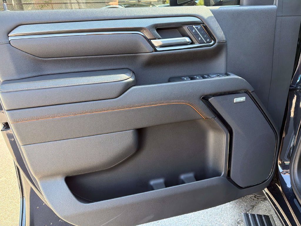 Used 2024 GMC Sierra 2500 AT4 w/ AT4 Premium Plus Package AWD/4WD image 32