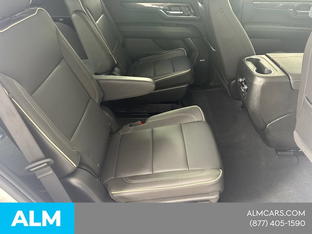 Used 2025 GMC Yukon Elevation w/ Elevation Premium Package AWD/4WD image 18