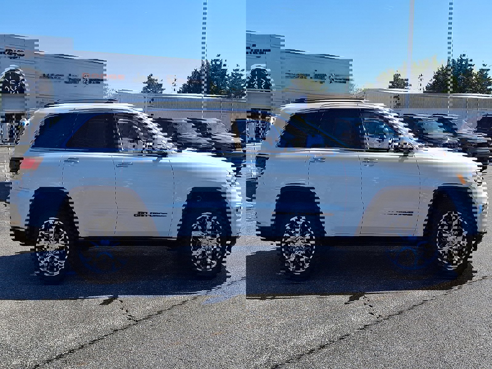 Used 2020 Jeep Grand Cherokee Limited w/ Luxury Group II image 7