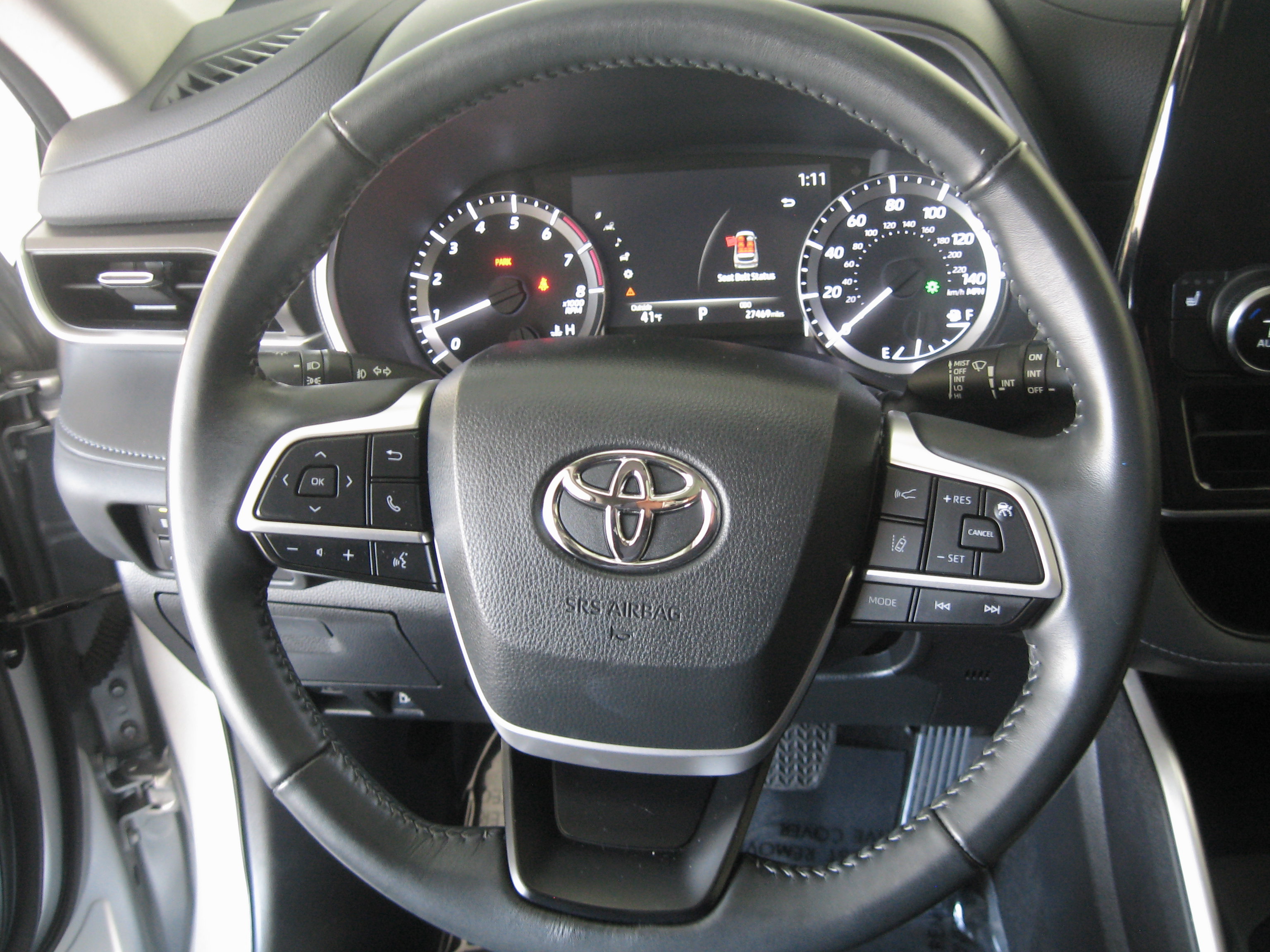 Used 2023 Toyota Highlander XLE image 14