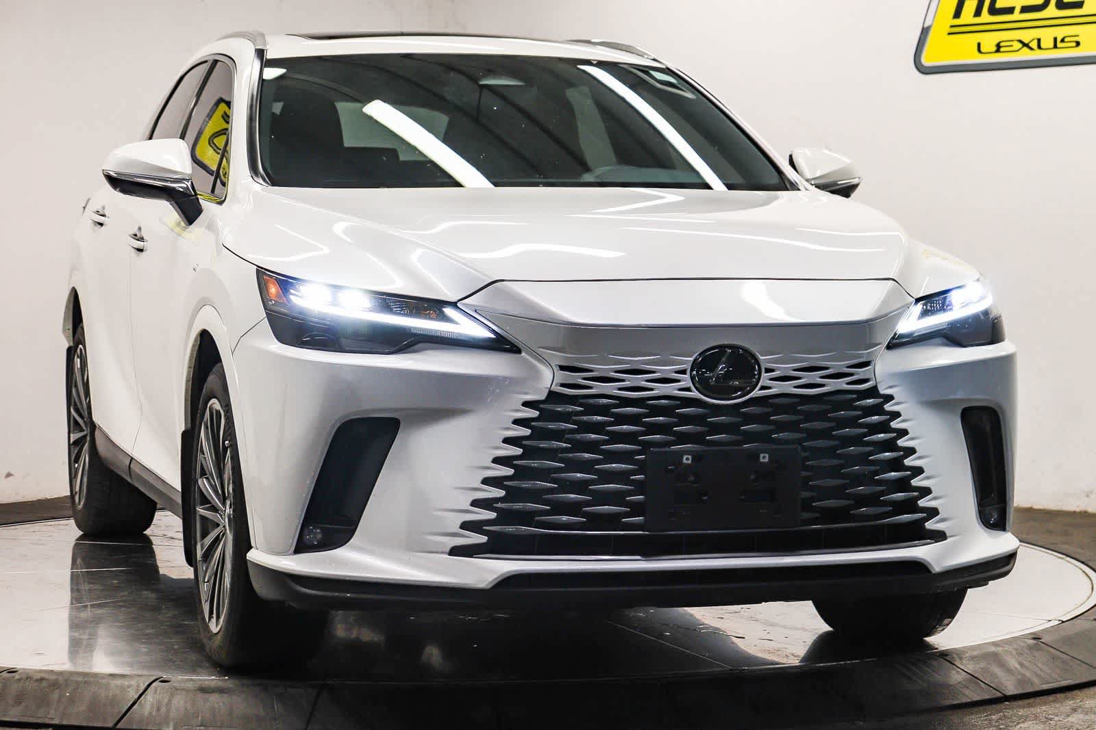 Used 2024 Lexus RX 350h w/ Convenience Package AWD/4WD image 3