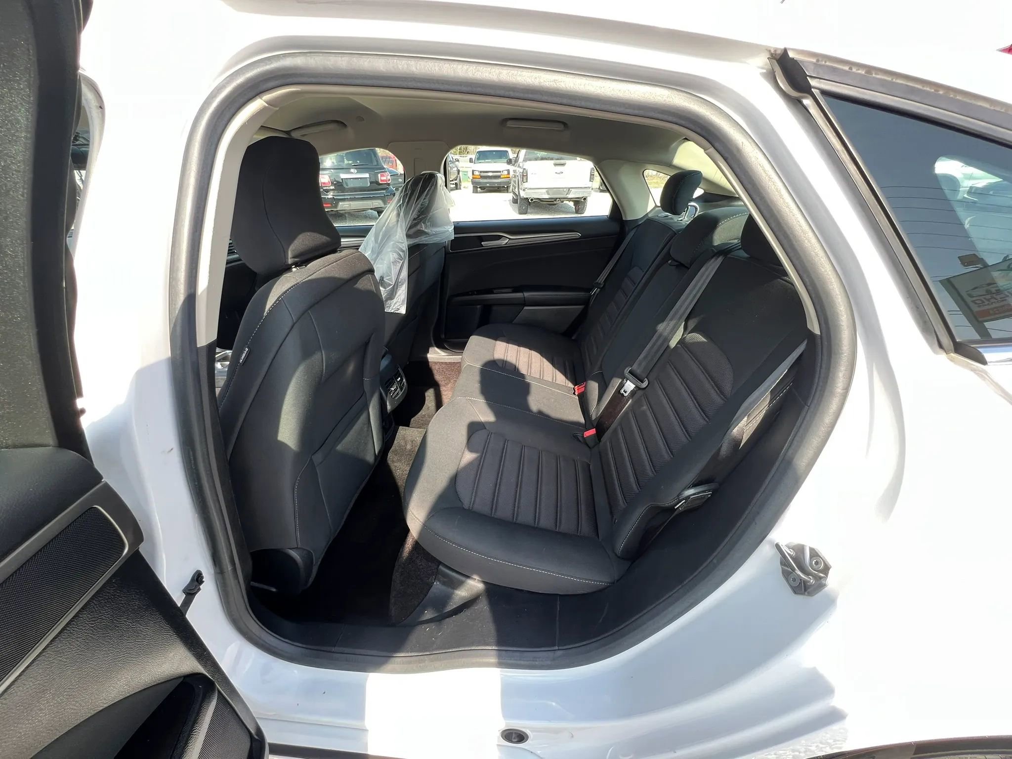 Used 2017 Ford Fusion SE image 12