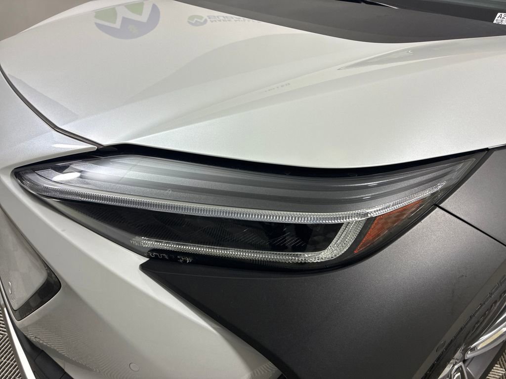 Used 2023 Subaru Solterra AWD image 33