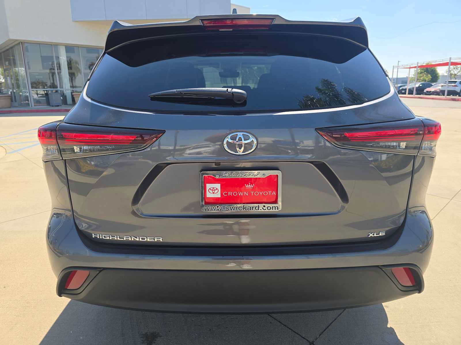 Certified 2025 Toyota Highlander XLE FWD image 15