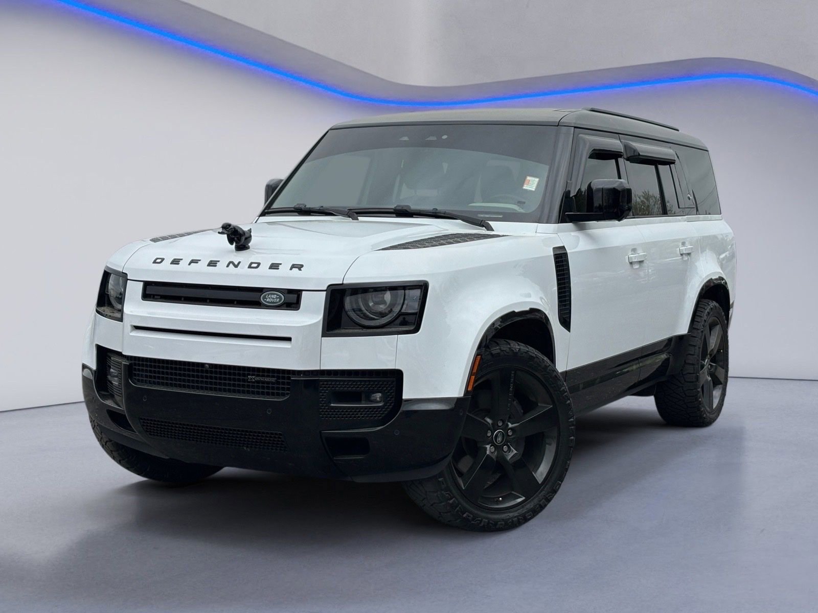 Used 2023 Land Rover Defender 130 X-Dynamic SE image 2