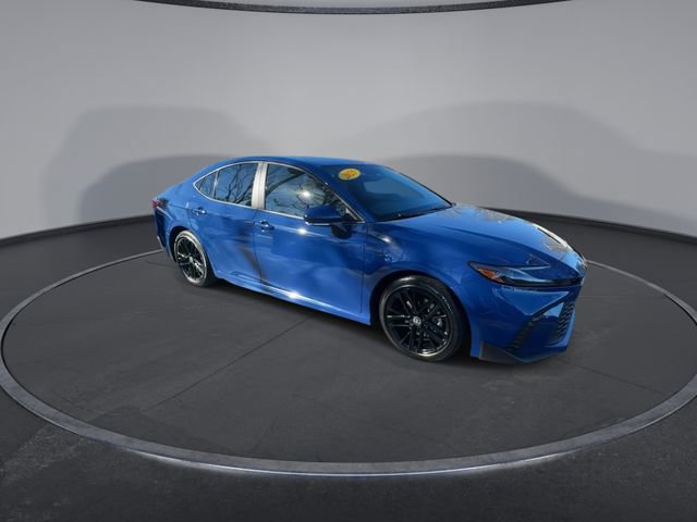 Used 2025 Toyota Camry SE image 4