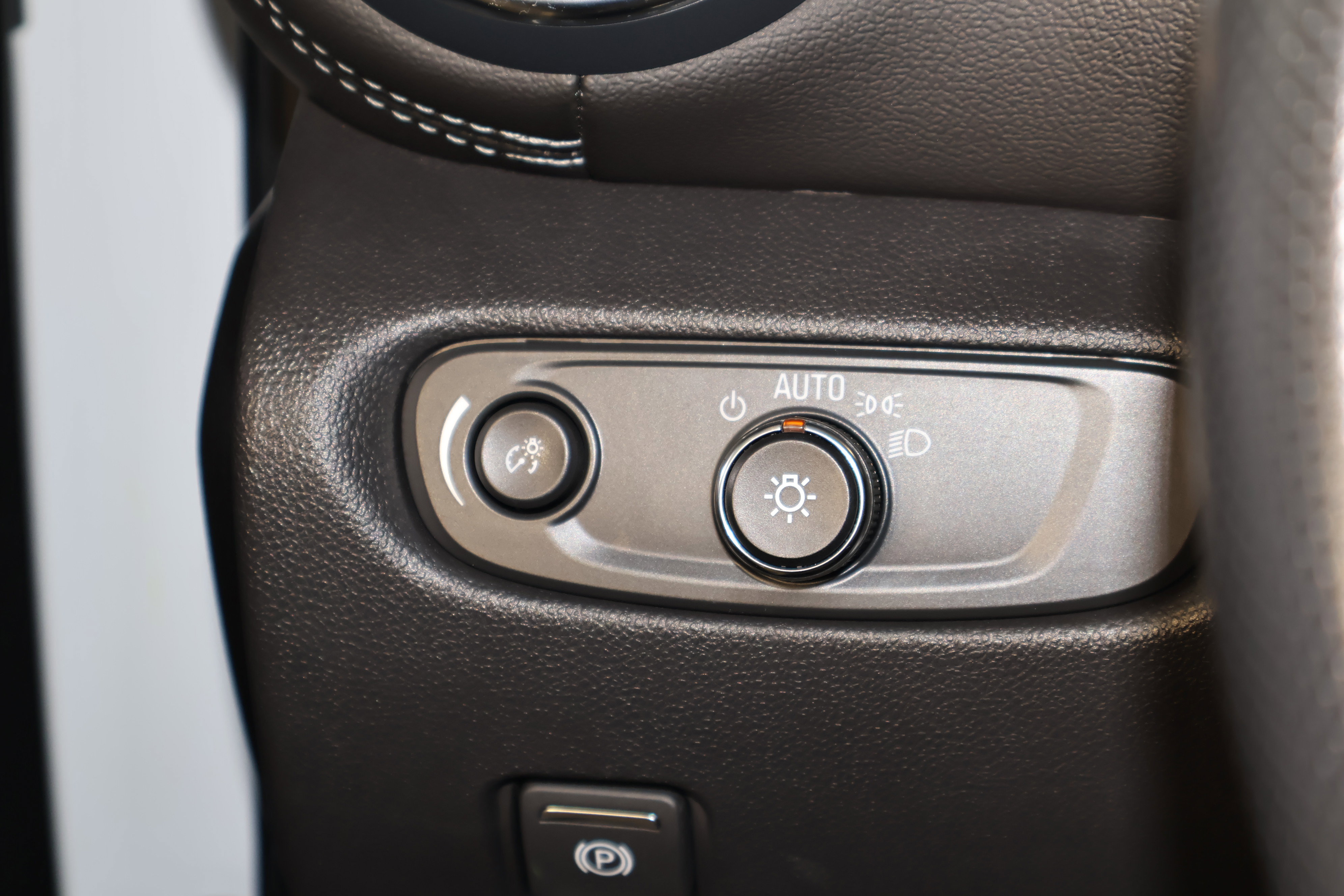 Used 2025 Chevrolet Blazer LT image 34