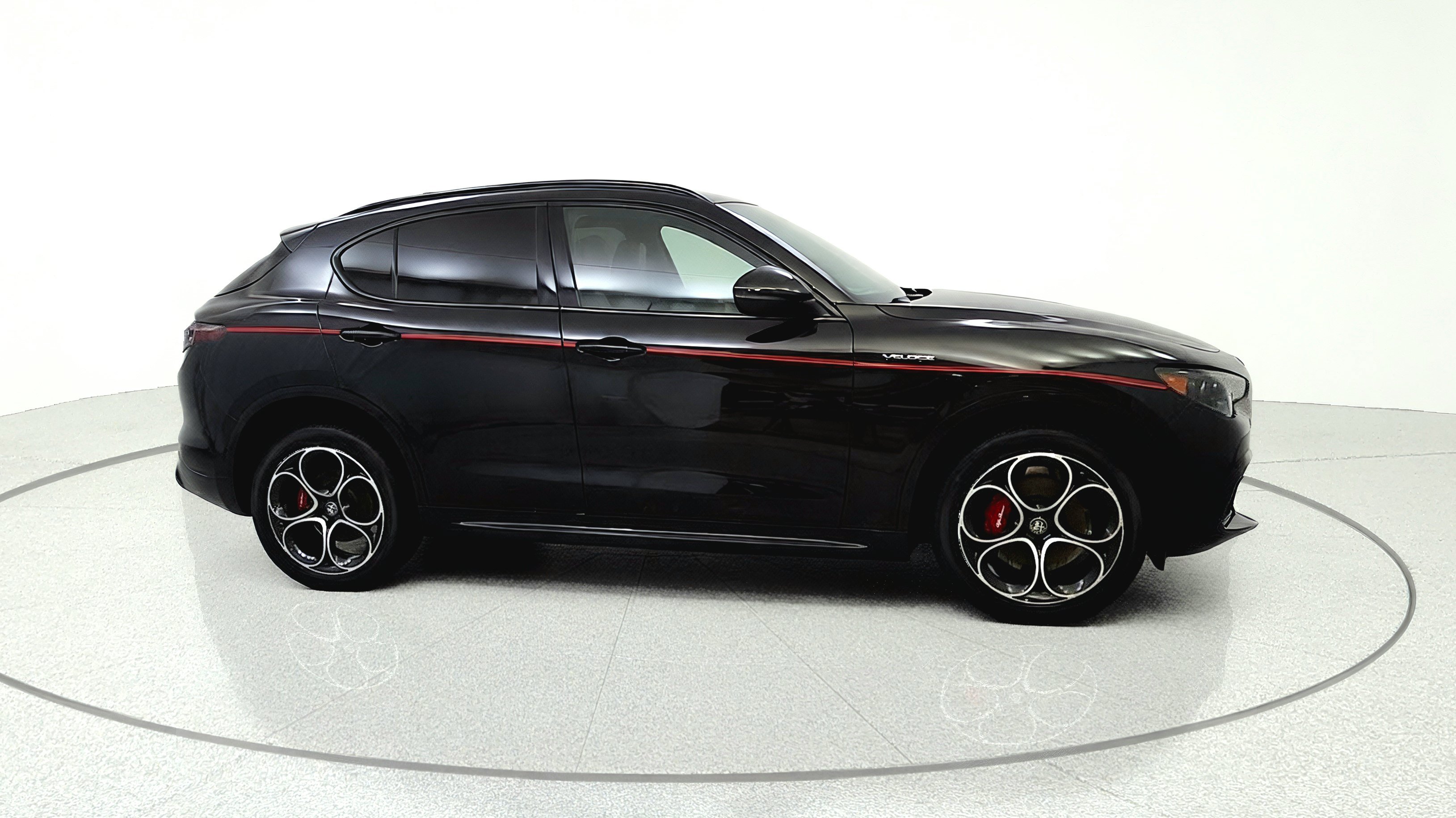Used 2024 Alfa Romeo Stelvio Veloce AWD/4WD image 8