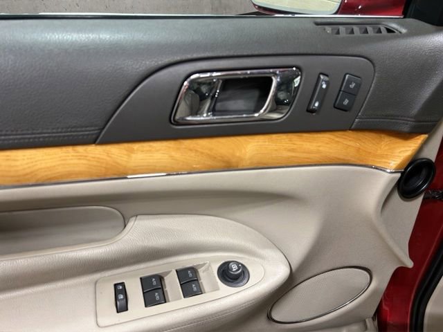 Used 2012 Lincoln MKT AWD image 12