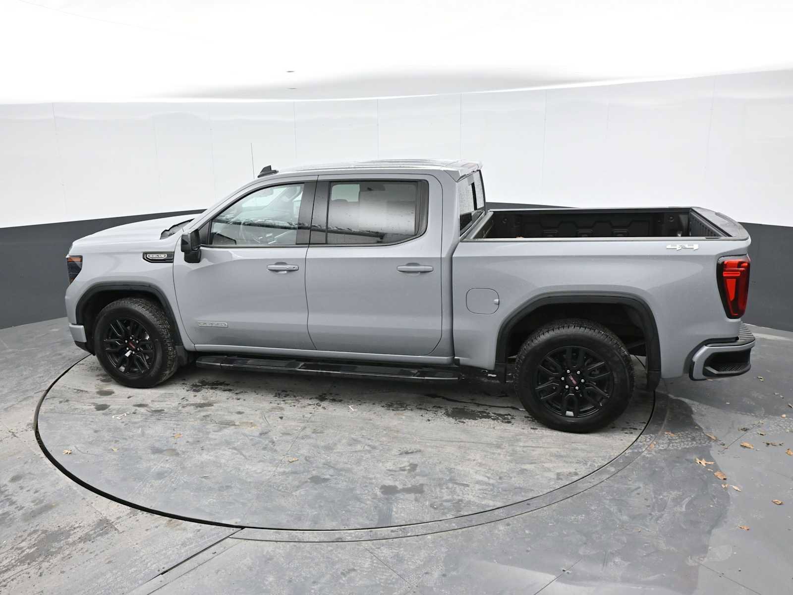 Used 2024 GMC Sierra 1500 Elevation w/ Elevation Premium Package image 11