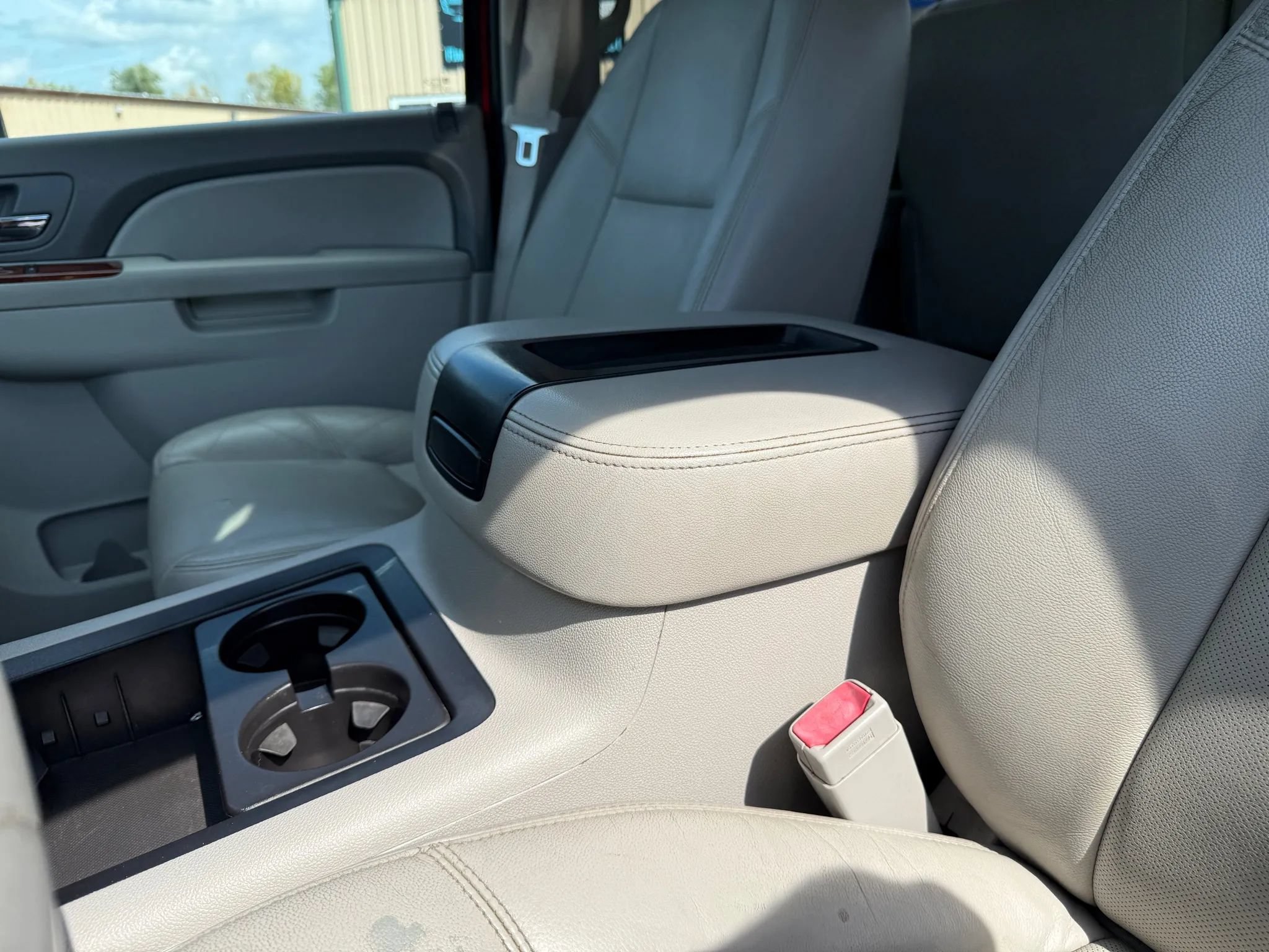 Used 2014 Chevrolet Silverado 2500 LTZ w/ LTZ Plus Package AWD/4WD image 41