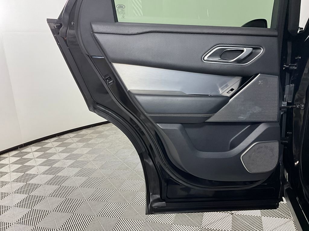 Used 2018 Land Rover Range Rover Velar R-Dynamic SE AWD/4WD image 26