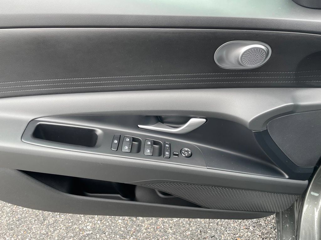 New 2026 Hyundai Elantra Hybrid FWD image 8