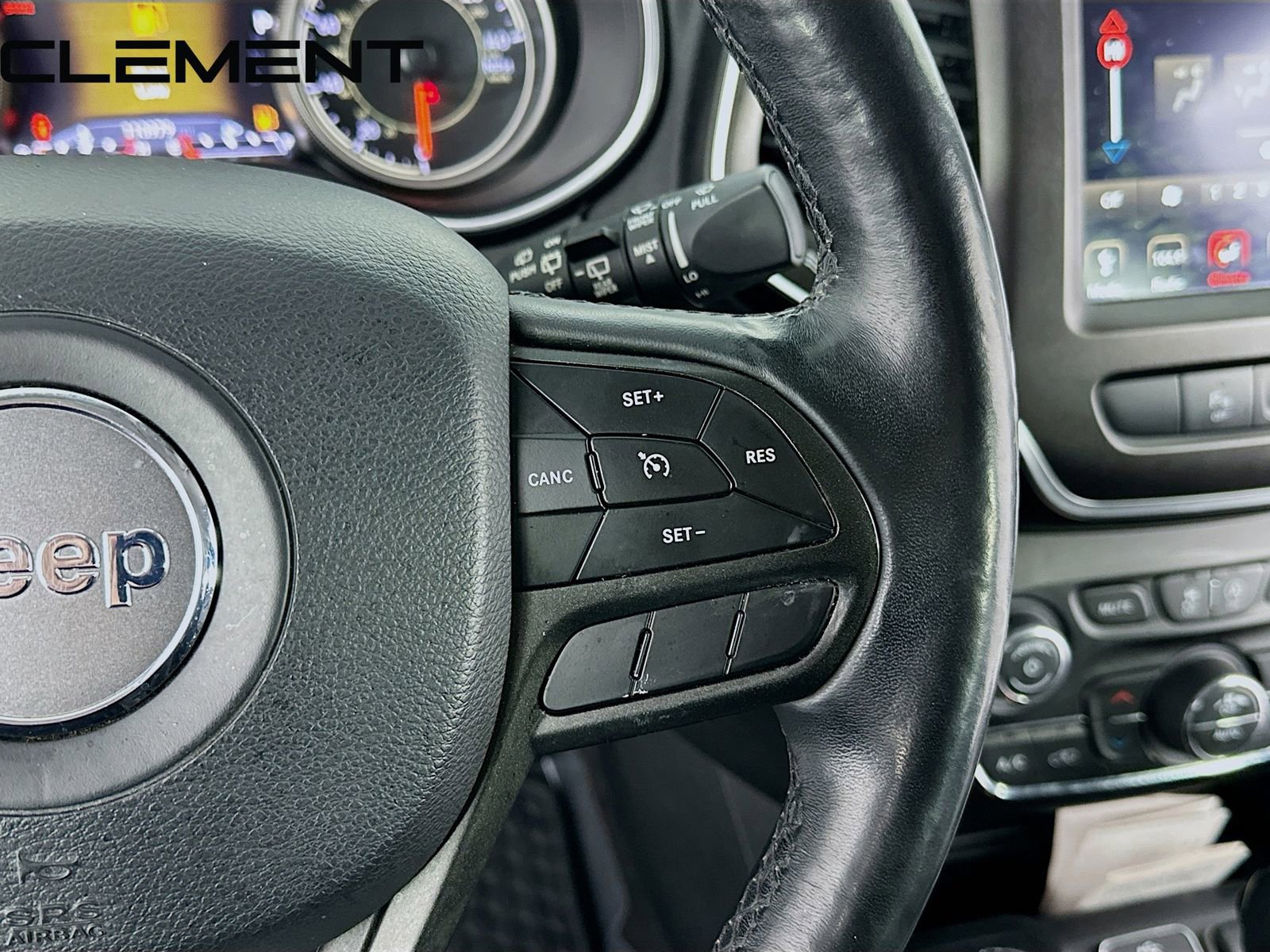 Used 2019 Jeep Cherokee Trailhawk w/ Cold Weather Group image 17