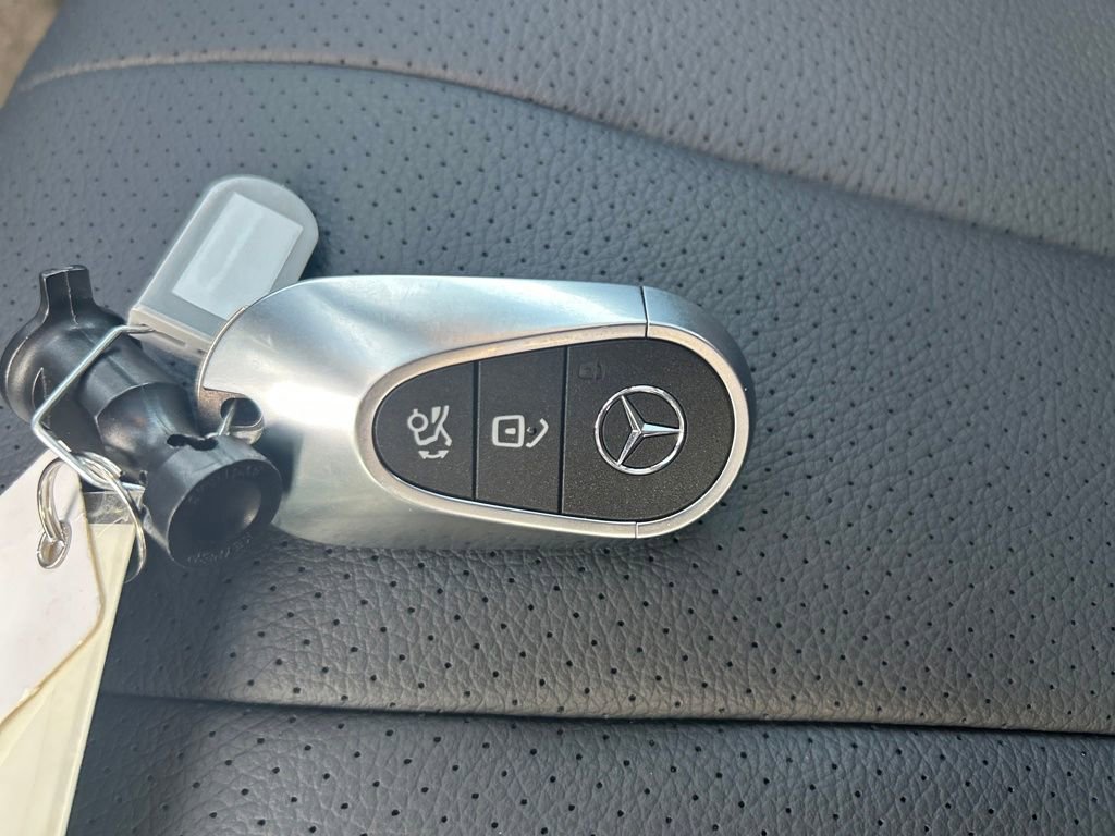 New 2026 Mercedes-Benz E 350 4MATIC Sedan image 28