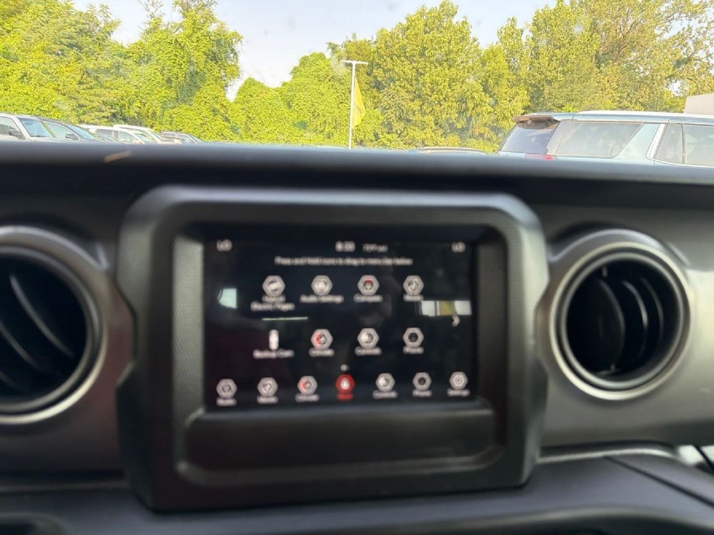 Used 2023 Jeep Wrangler Unlimited AWD/4WD image 23