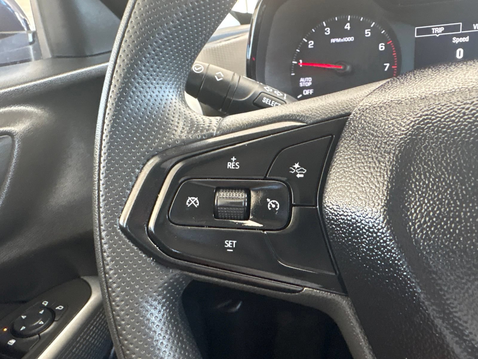 Used 2024 Chevrolet Trax LS w/ LS Convenience Package FWD image 26