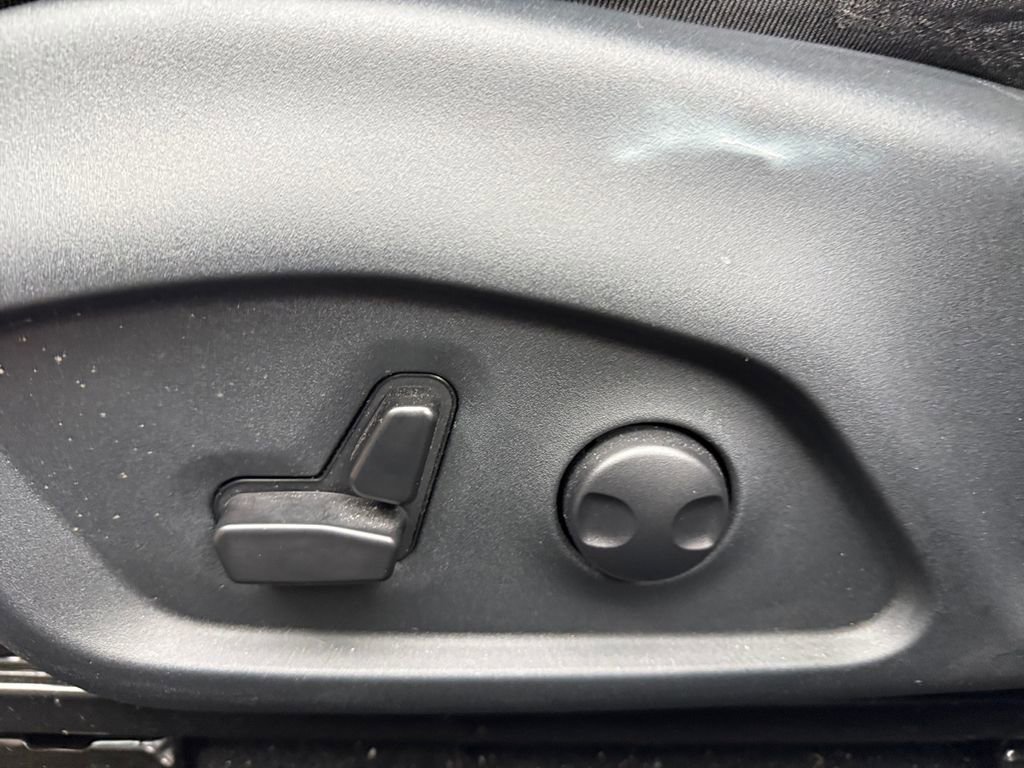 Used 2024 Jeep Compass Latitude image 13