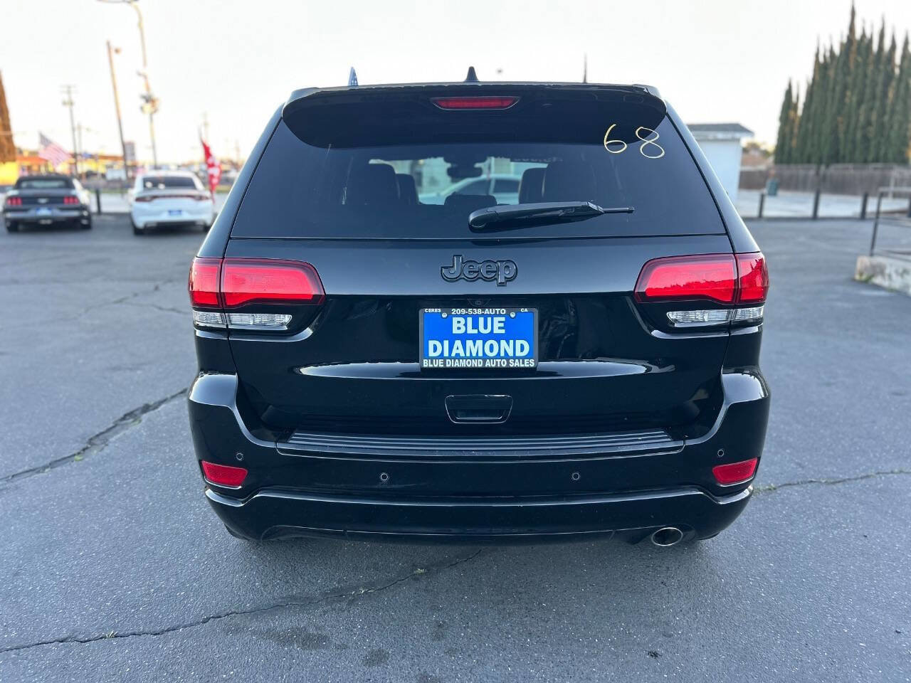 Used 2018 Jeep Grand Cherokee Altitude RWD image 6