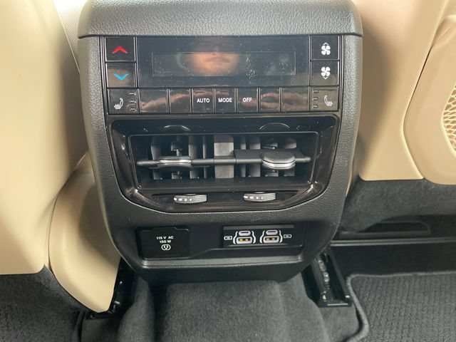 Used 2025 Jeep Grand Cherokee L Limited w/ Black Appearance Package AWD/4WD image 22