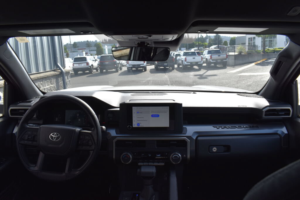 Certified 2025 Toyota Tacoma SR5 AWD/4WD image 26