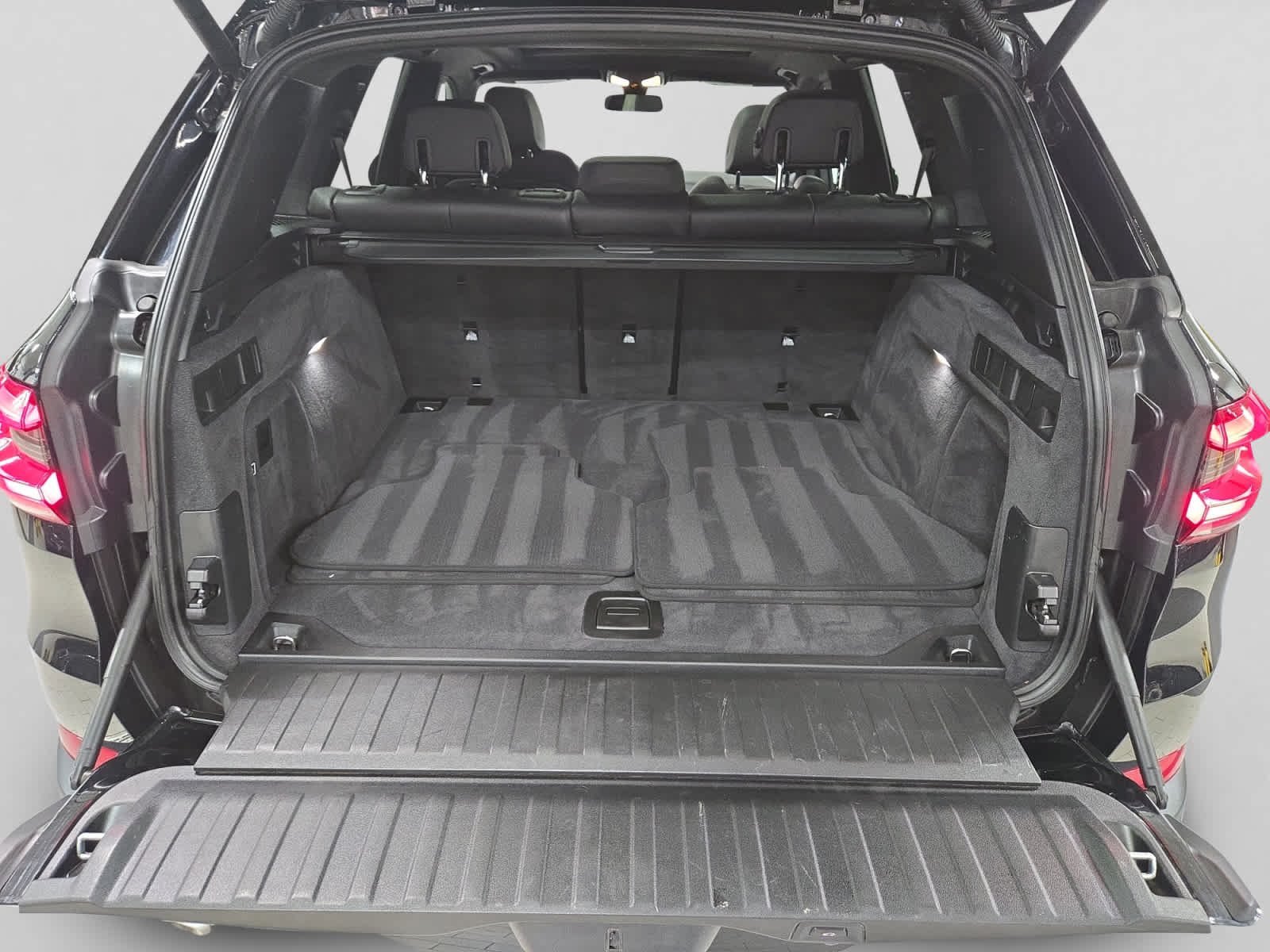 Used 2020 BMW X5 xDrive40i w/ Convenience Package AWD/4WD image 4