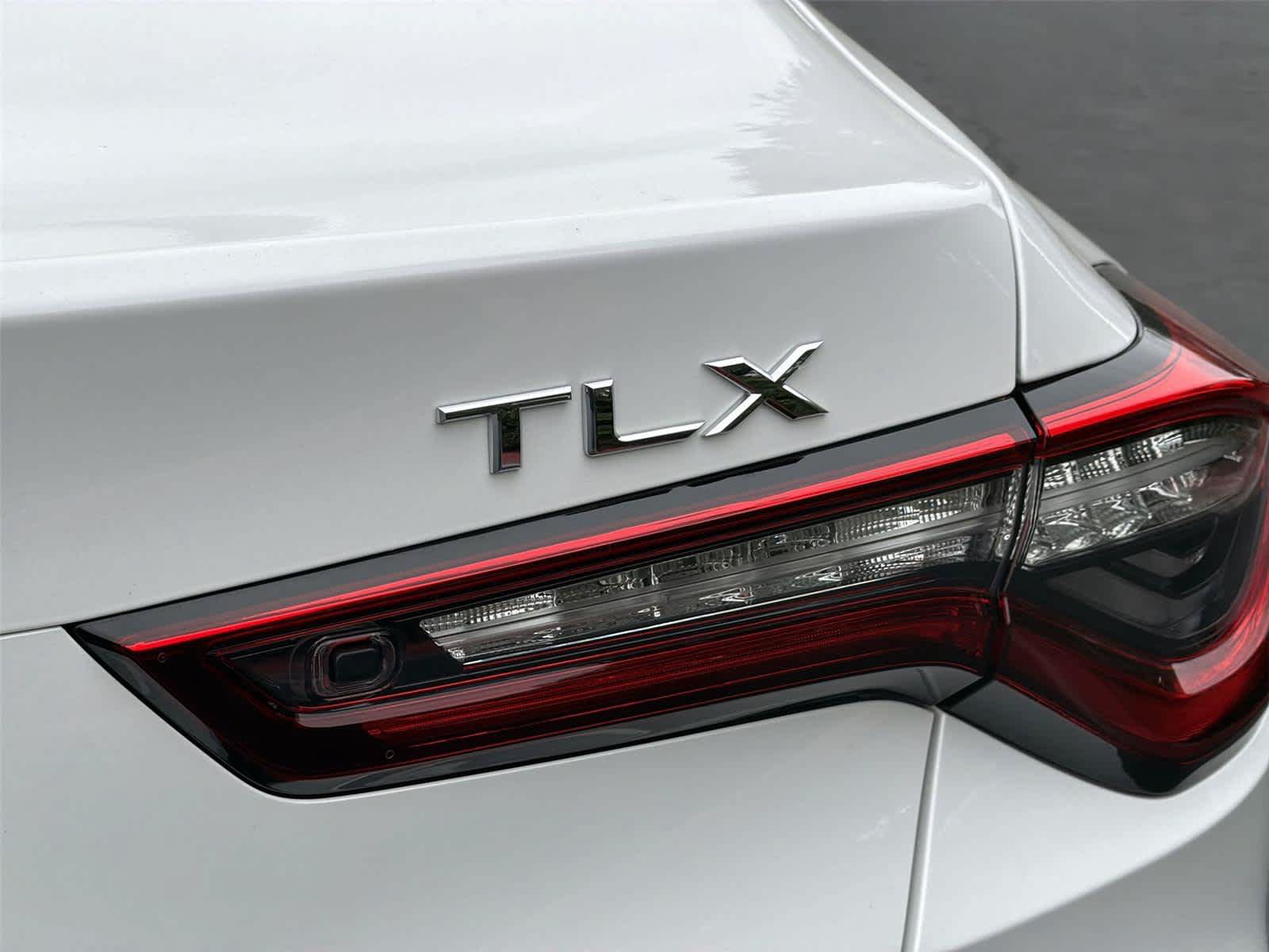 Used 2025 Acura TLX w/ Technology Package FWD image 8