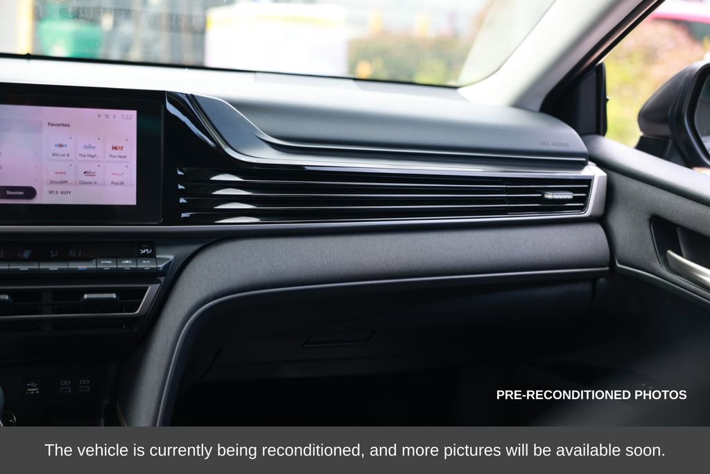 Used 2025 Toyota Camry LE w/ Convenience Package image 25