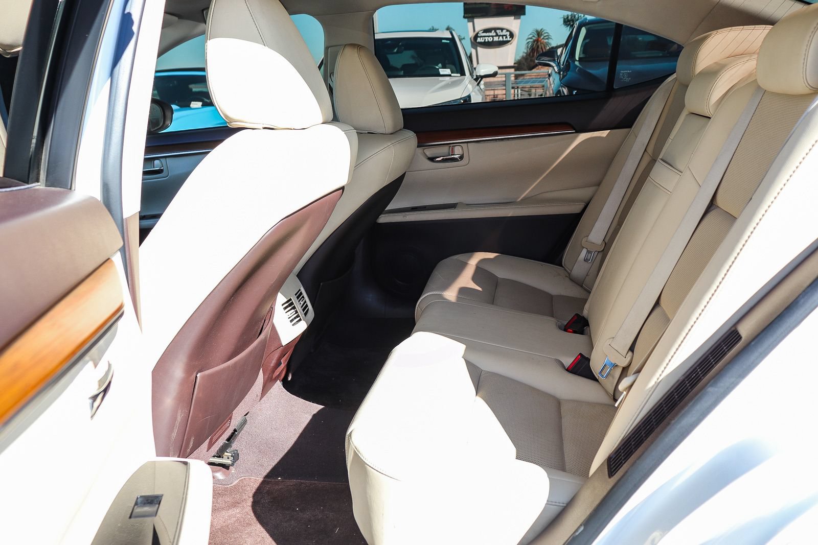 Used 2018 Lexus ES 300h w/ Navigation Package FWD image 14