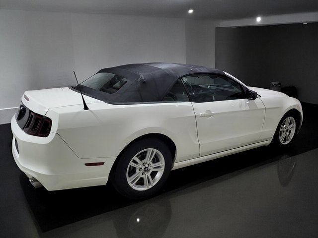 Used 2013 Ford Mustang Convertible image 16