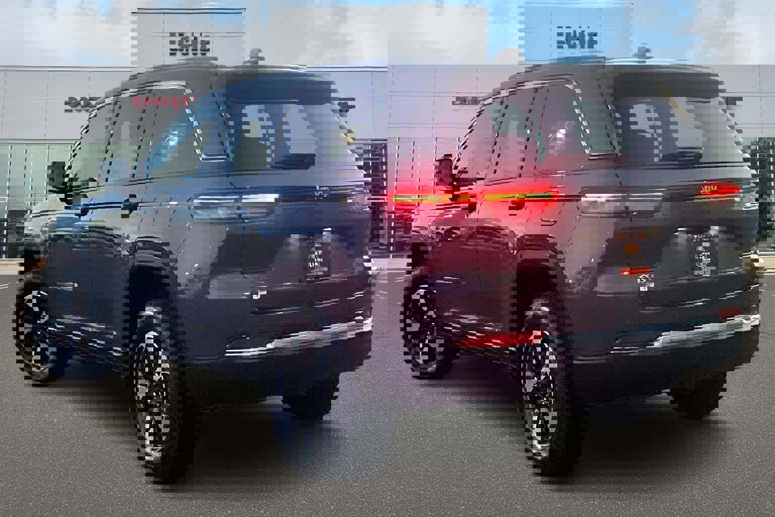 Used 2024 Jeep Grand Cherokee Limited 4xe image 4