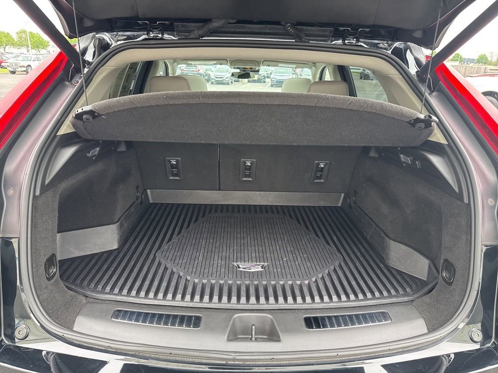Used 2023 Cadillac XT4 Premium Luxury w/ Cold Weather Package FWD image 38